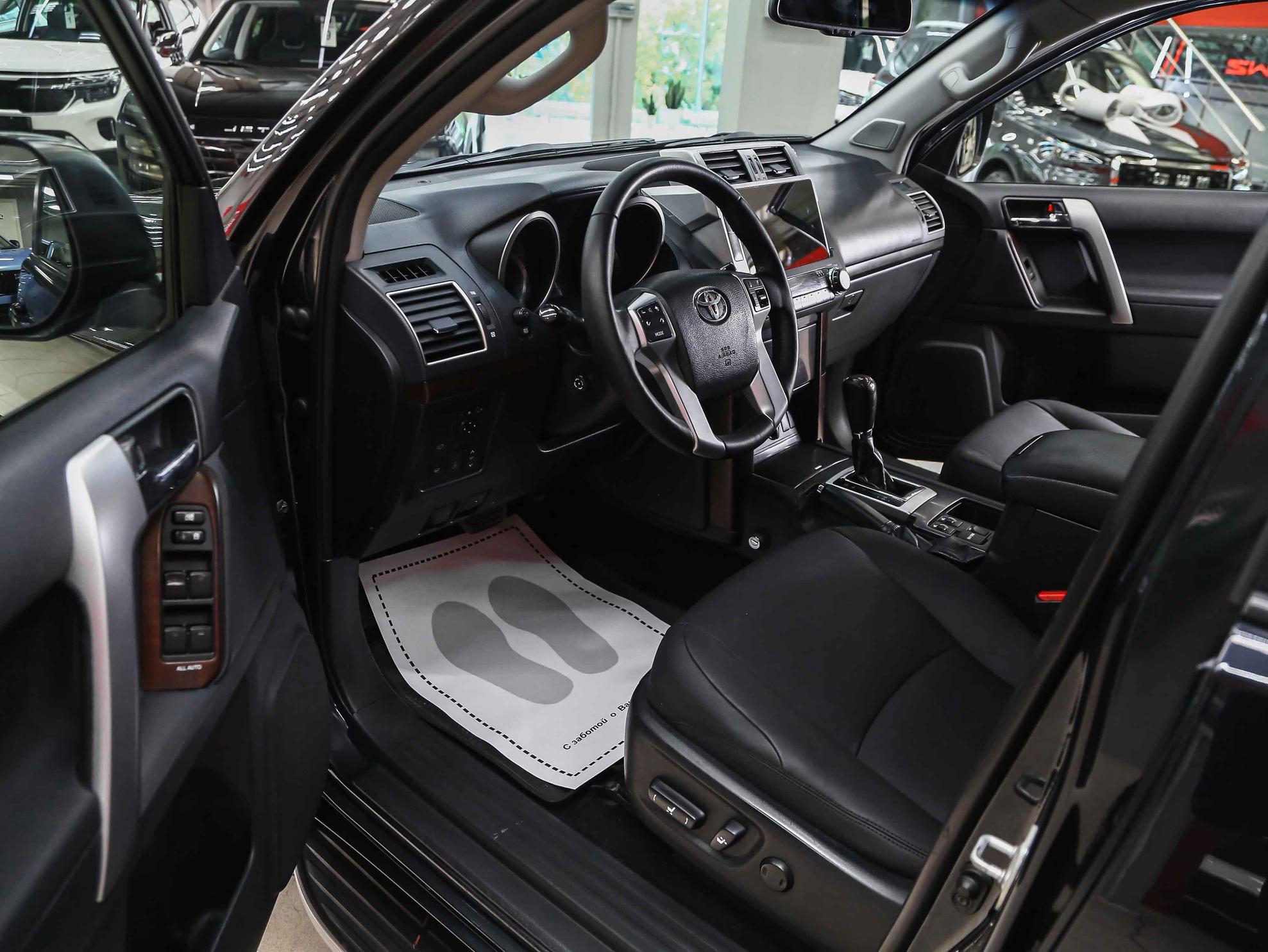 Toyota Land Cruiser Prado 2014, серый, ДЦ Орехово