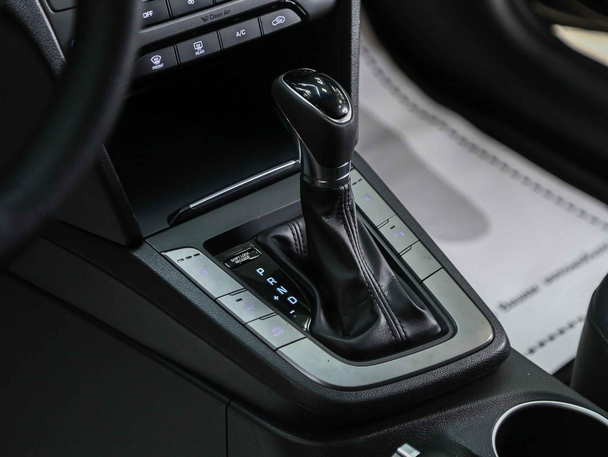 Hyundai Elantra 2016, серый, ДЦ Орехово