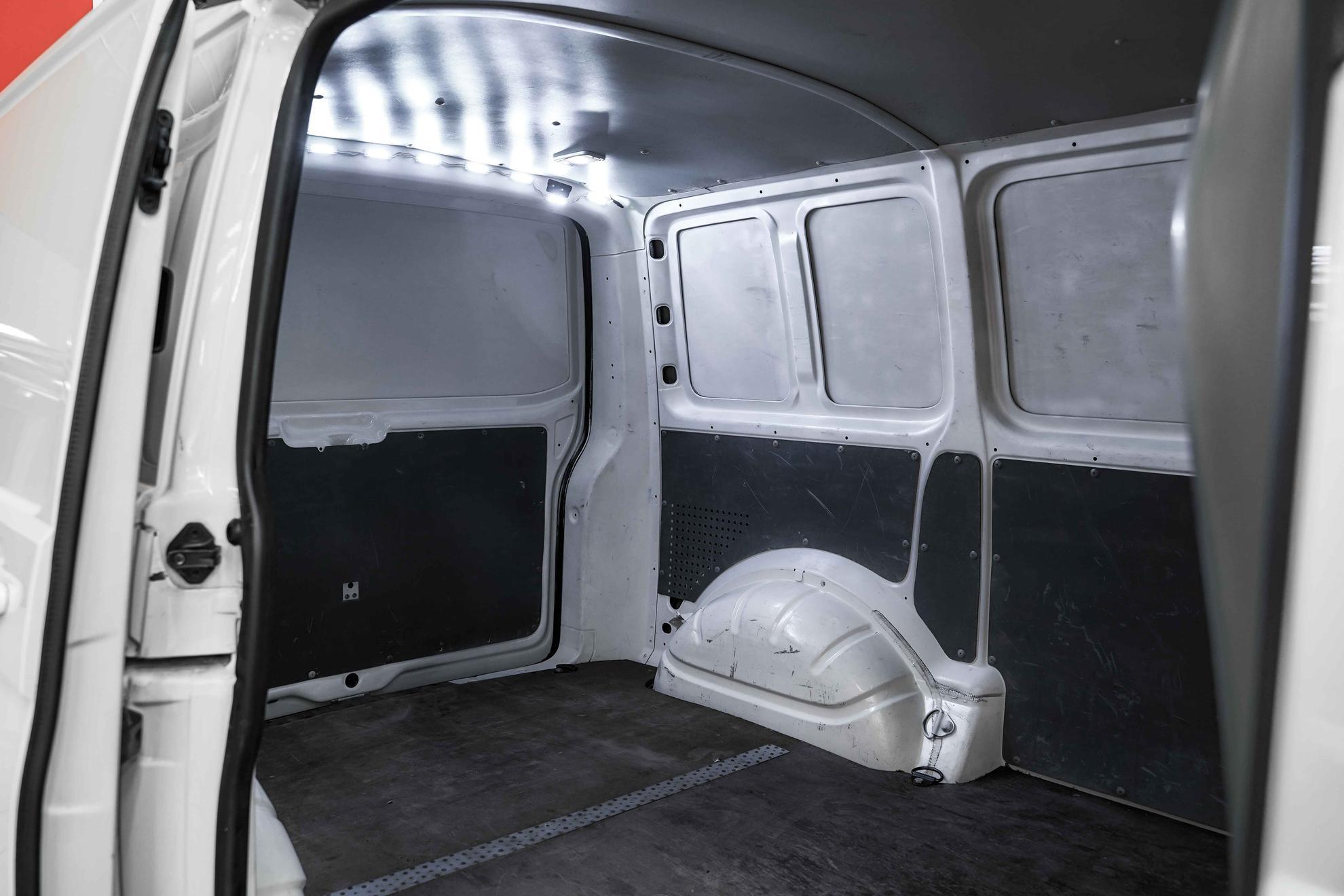 Volkswagen Transporter 2011, белый, ДЦ Орехово