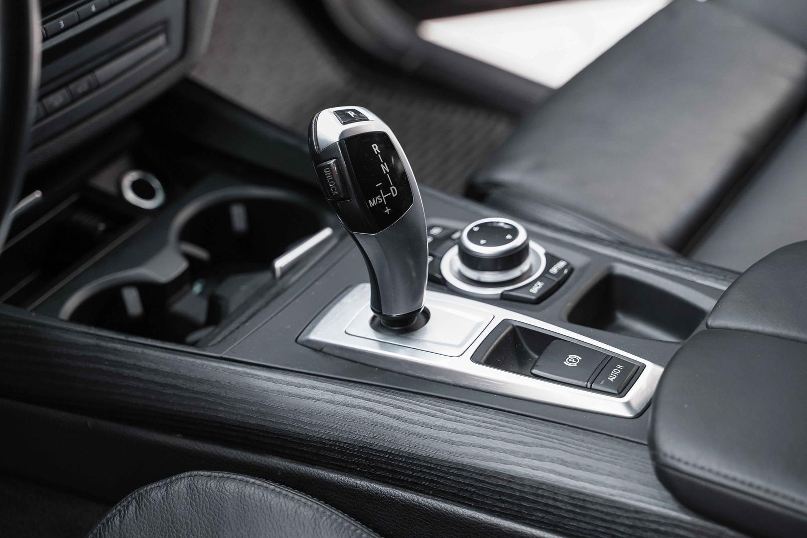 BMW X5 2013, черный, ДЦ Орехово