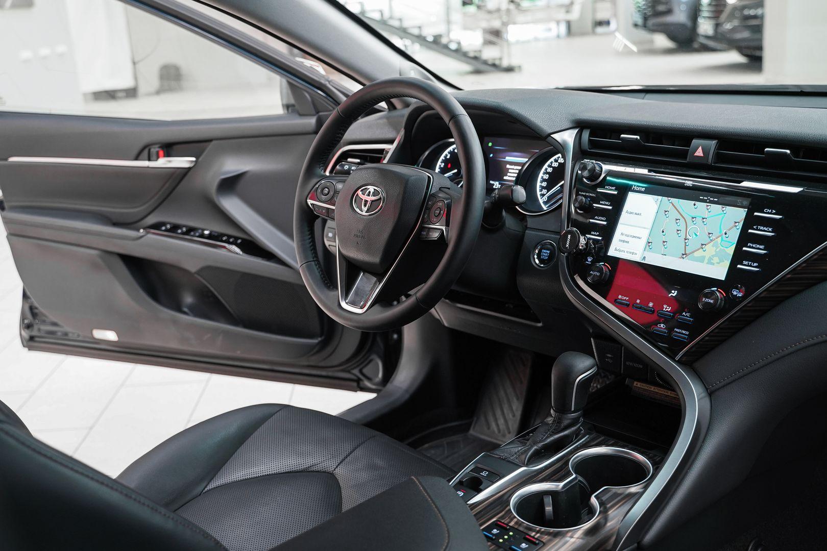 Toyota Camry 2018, синий, ДЦ Орехово