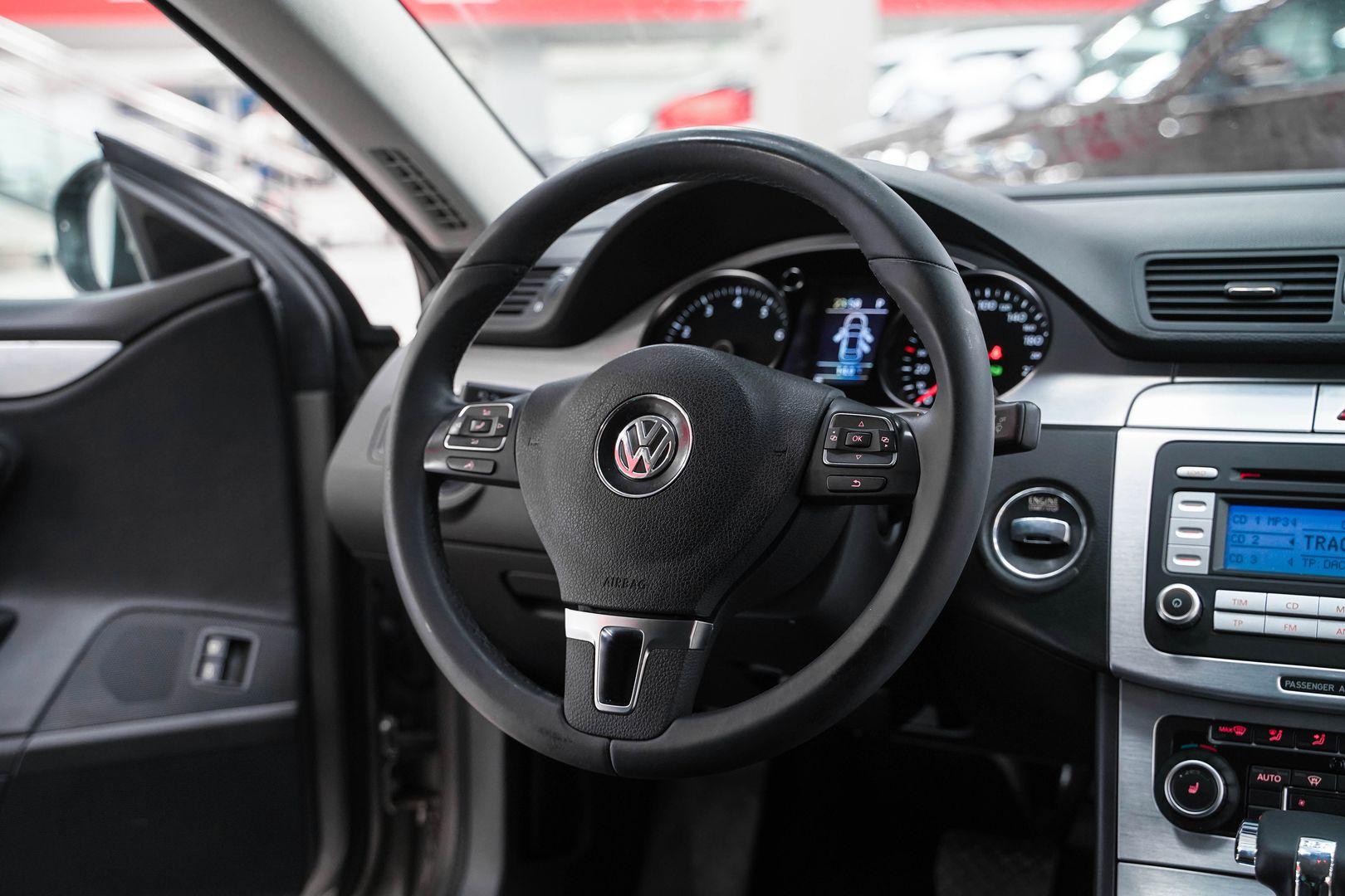 Volkswagen Passat CC 2010, бежевый, ДЦ Орехово