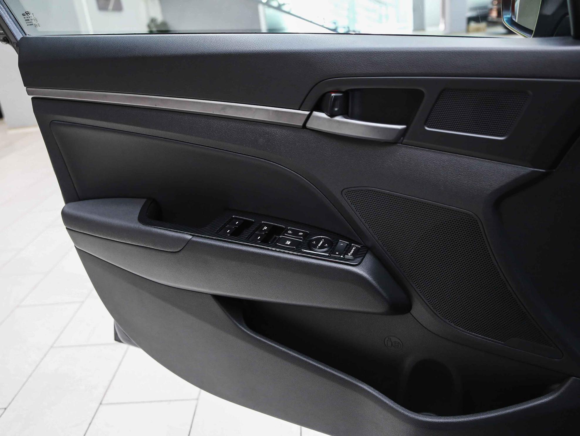 Hyundai Elantra 2016, серый, ДЦ Орехово