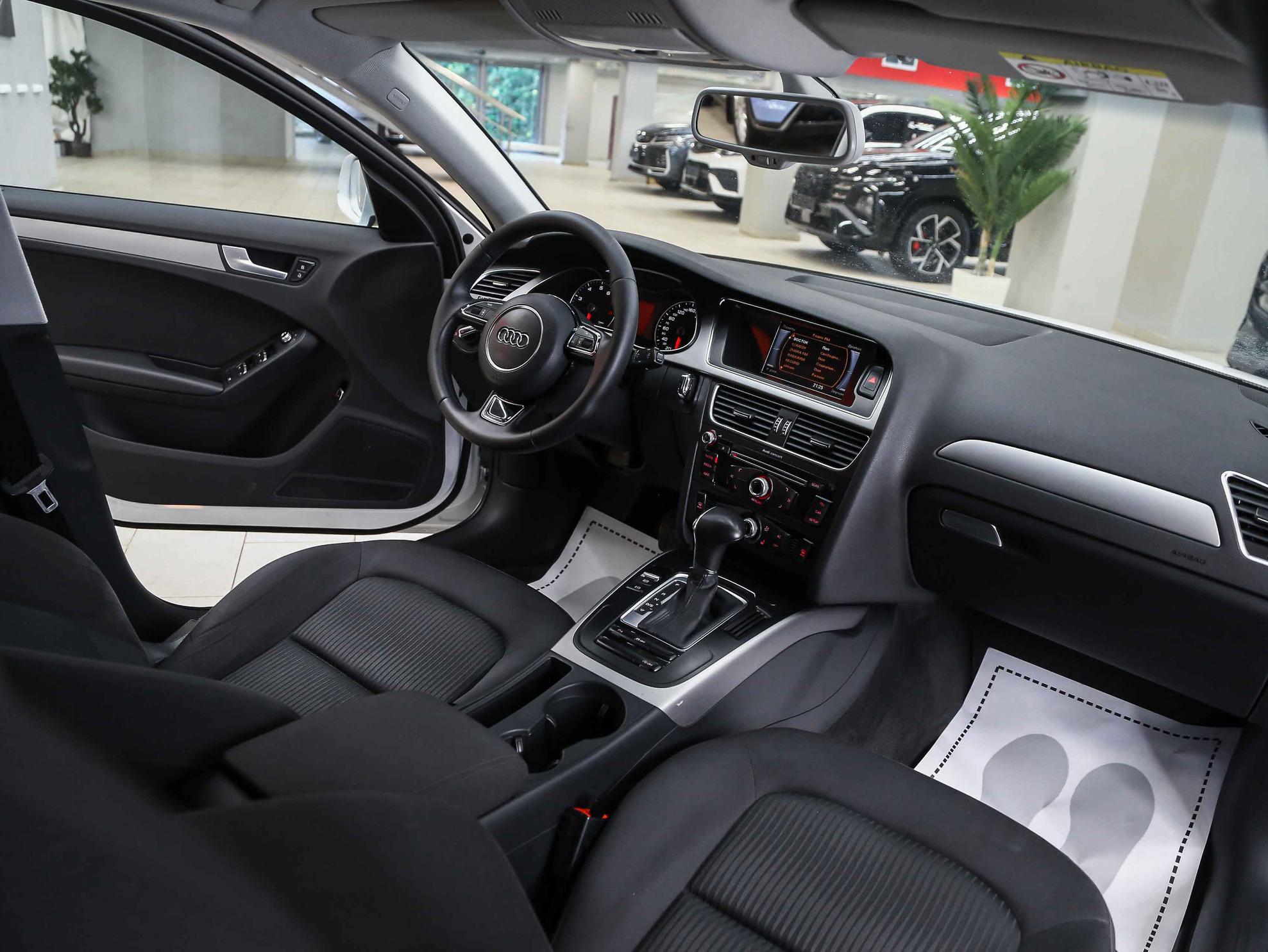 Audi A4 2013, белый, ДЦ Орехово