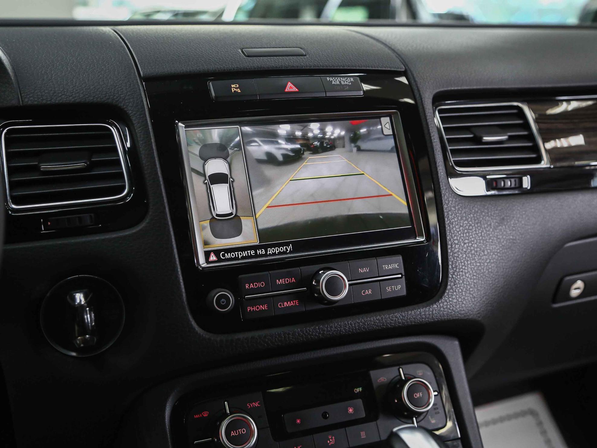 Volkswagen Touareg 2013, белый, ДЦ Орехово