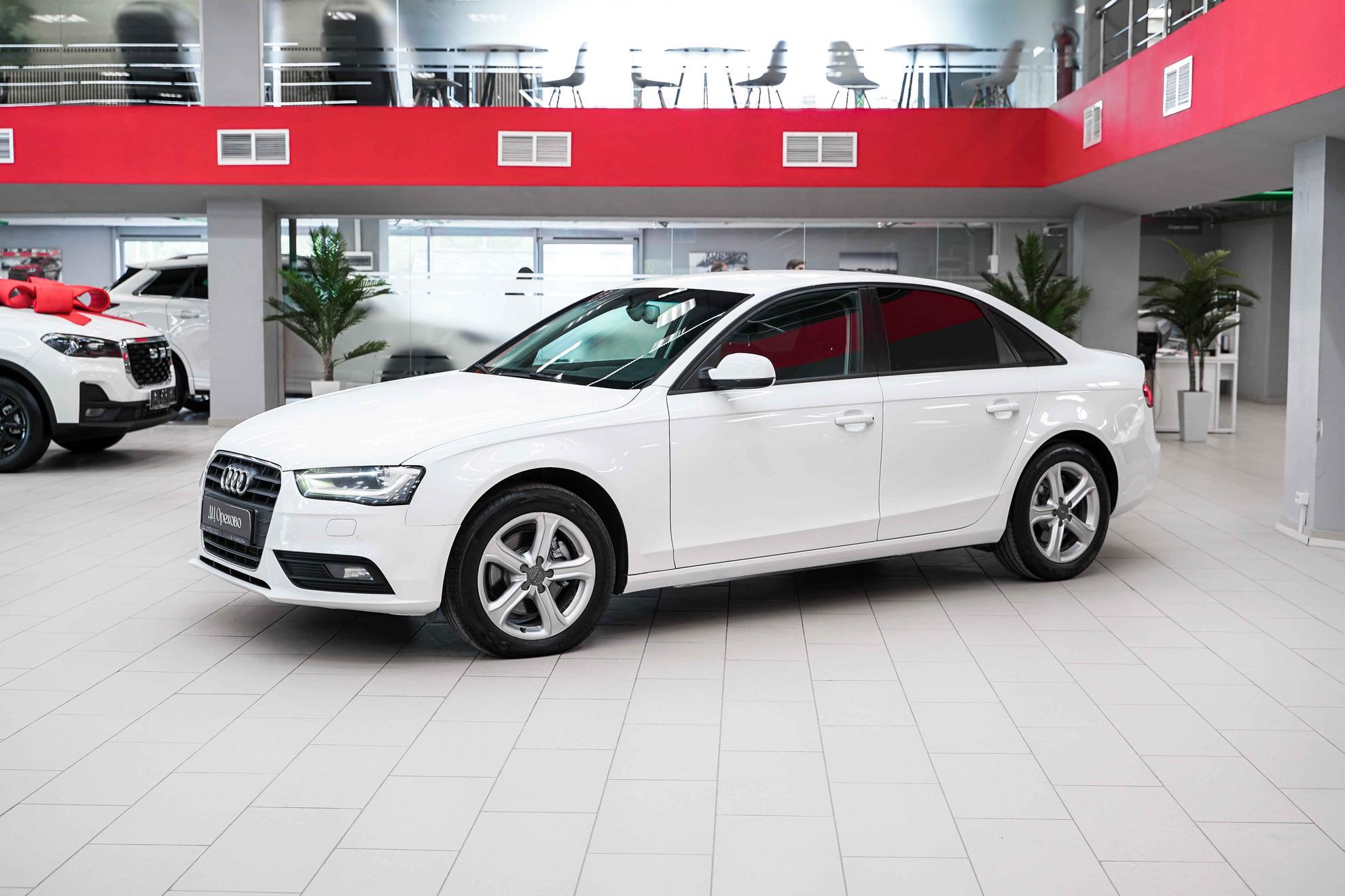 Audi A4 2013, белый, ДЦ Орехово