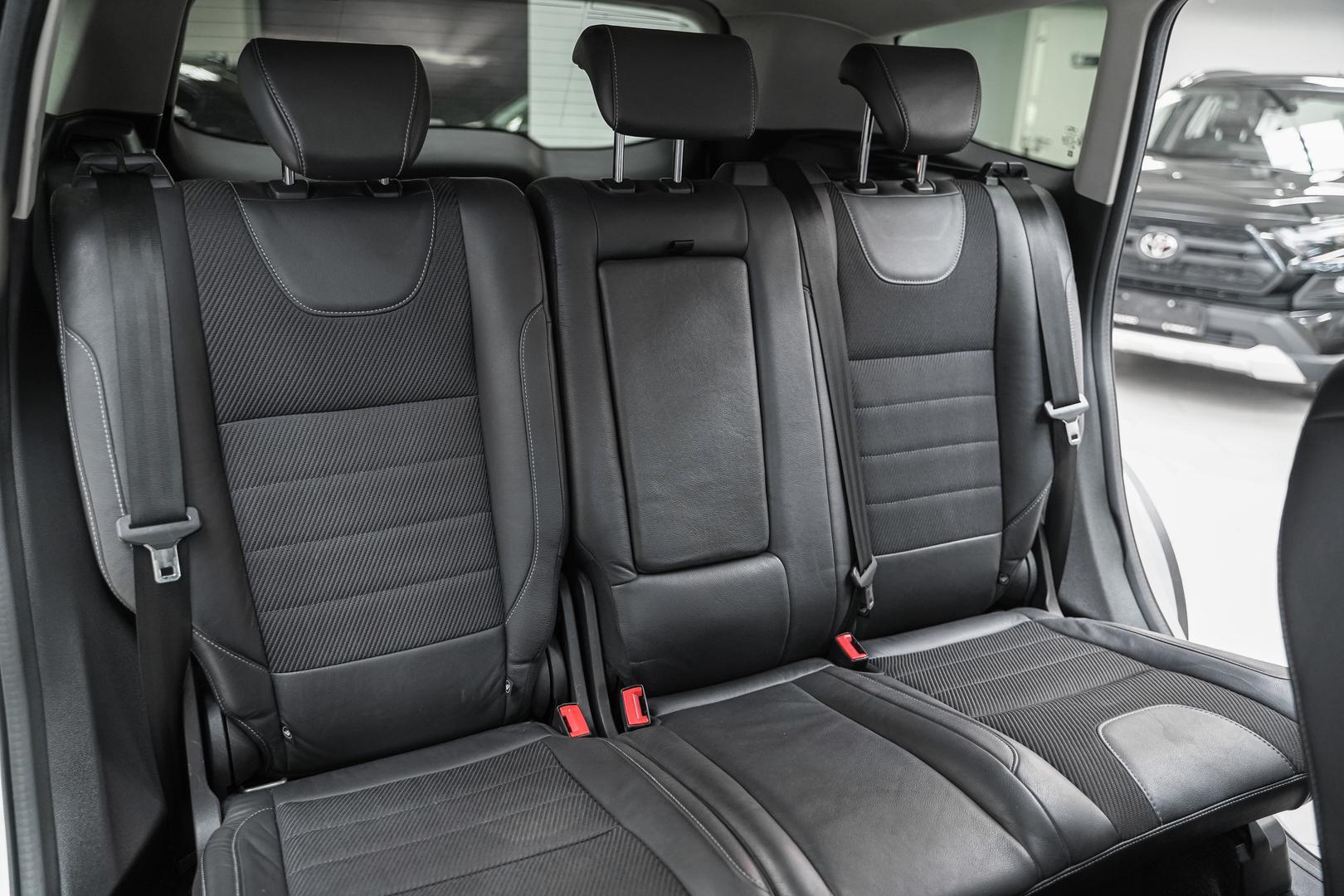 Ford Kuga 2013, серебряный, ДЦ Орехово