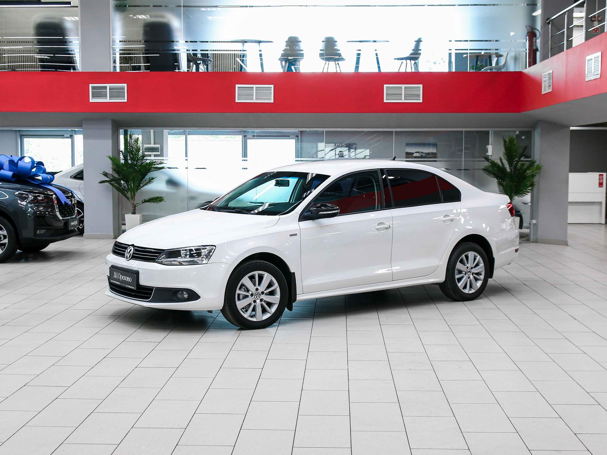 Volkswagen Jetta 2013, белый, ДЦ Орехово