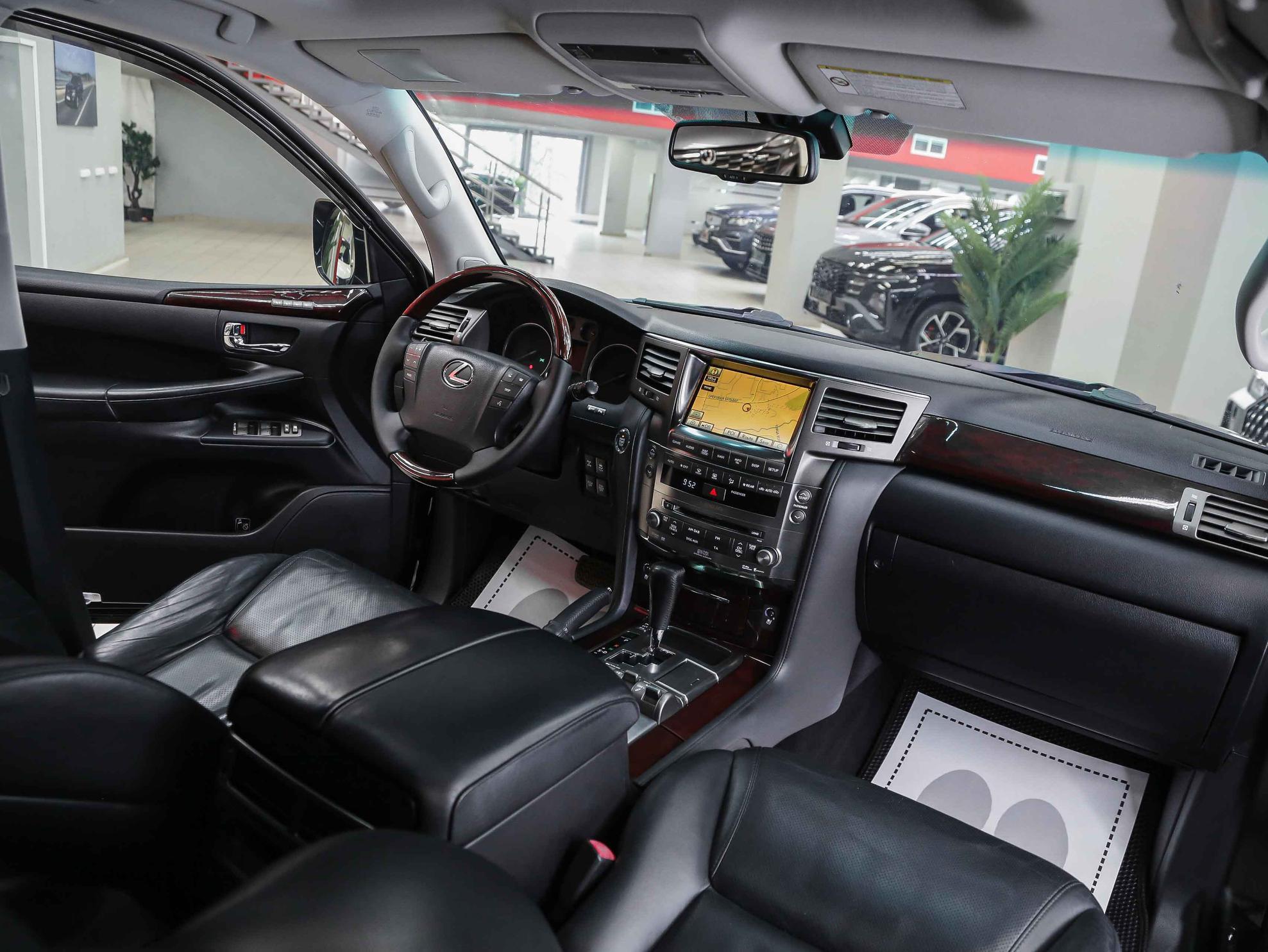 Lexus LX 2011, черный, ДЦ Орехово