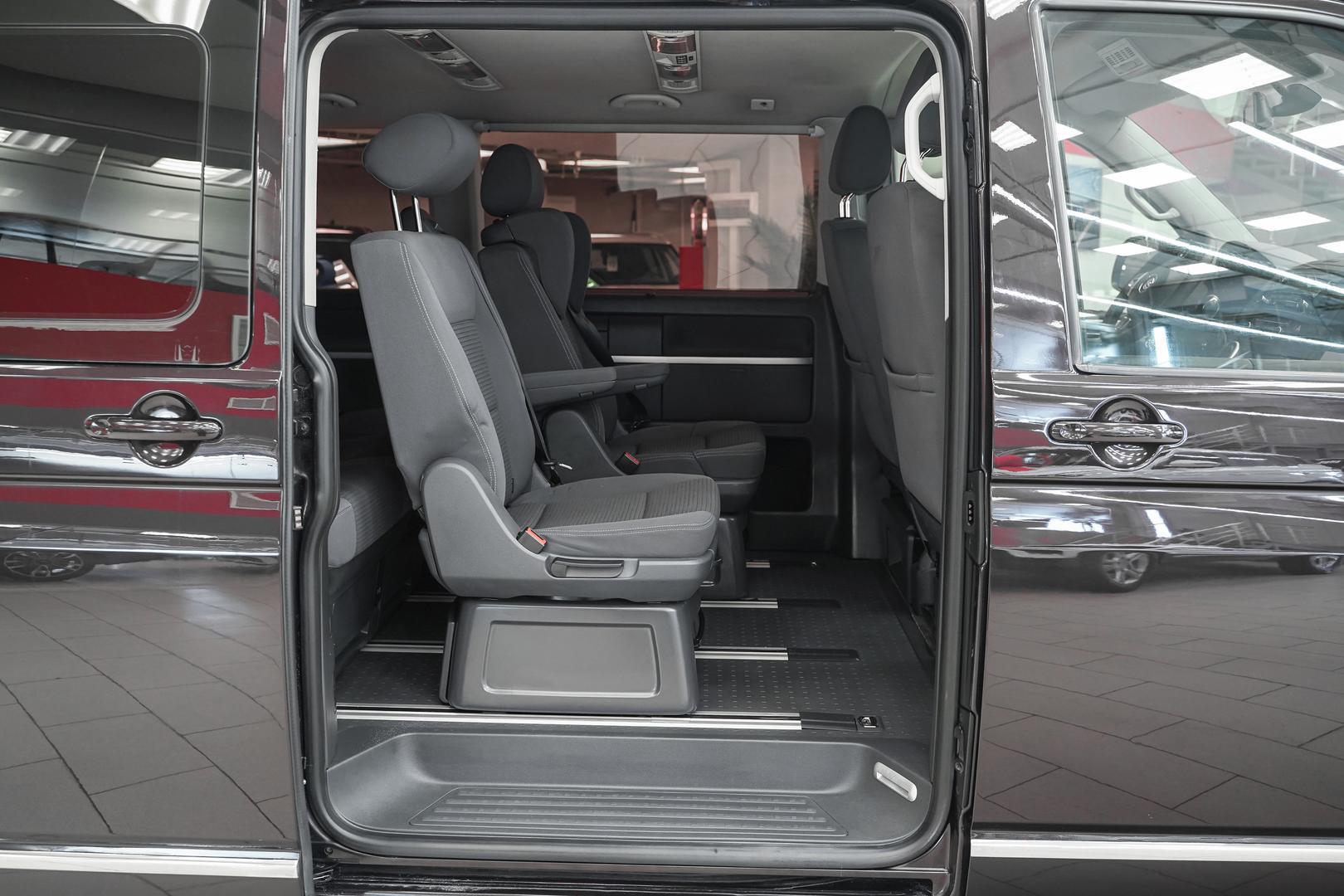 Volkswagen Multivan 2014, пурпурный, ДЦ Орехово