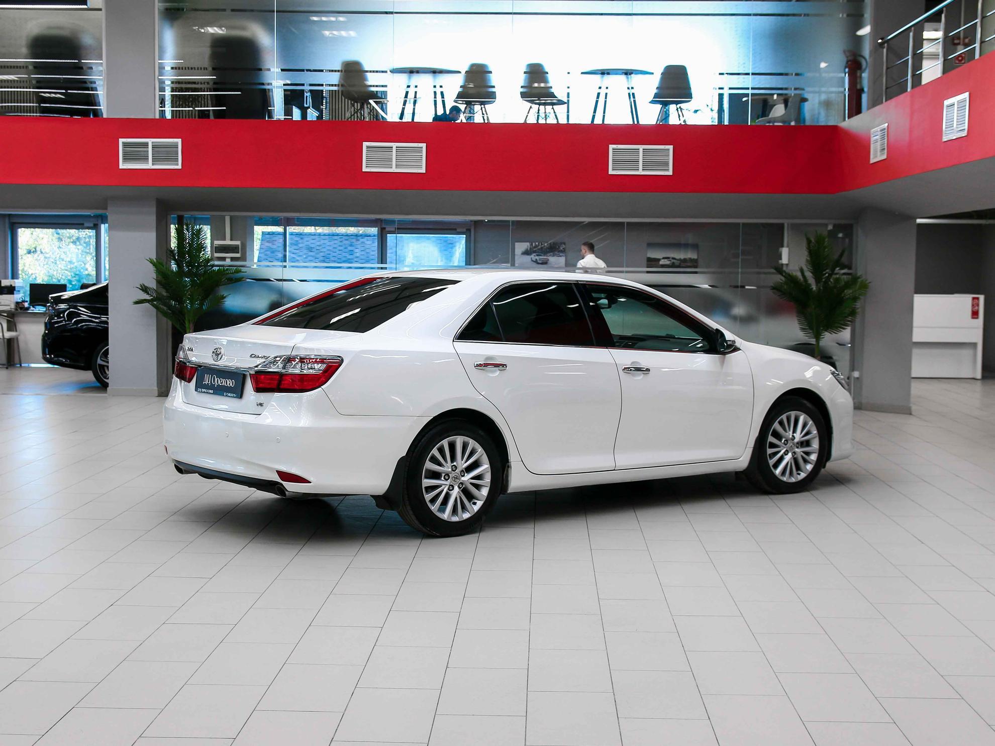 Toyota Camry 2015, белый, ДЦ Орехово