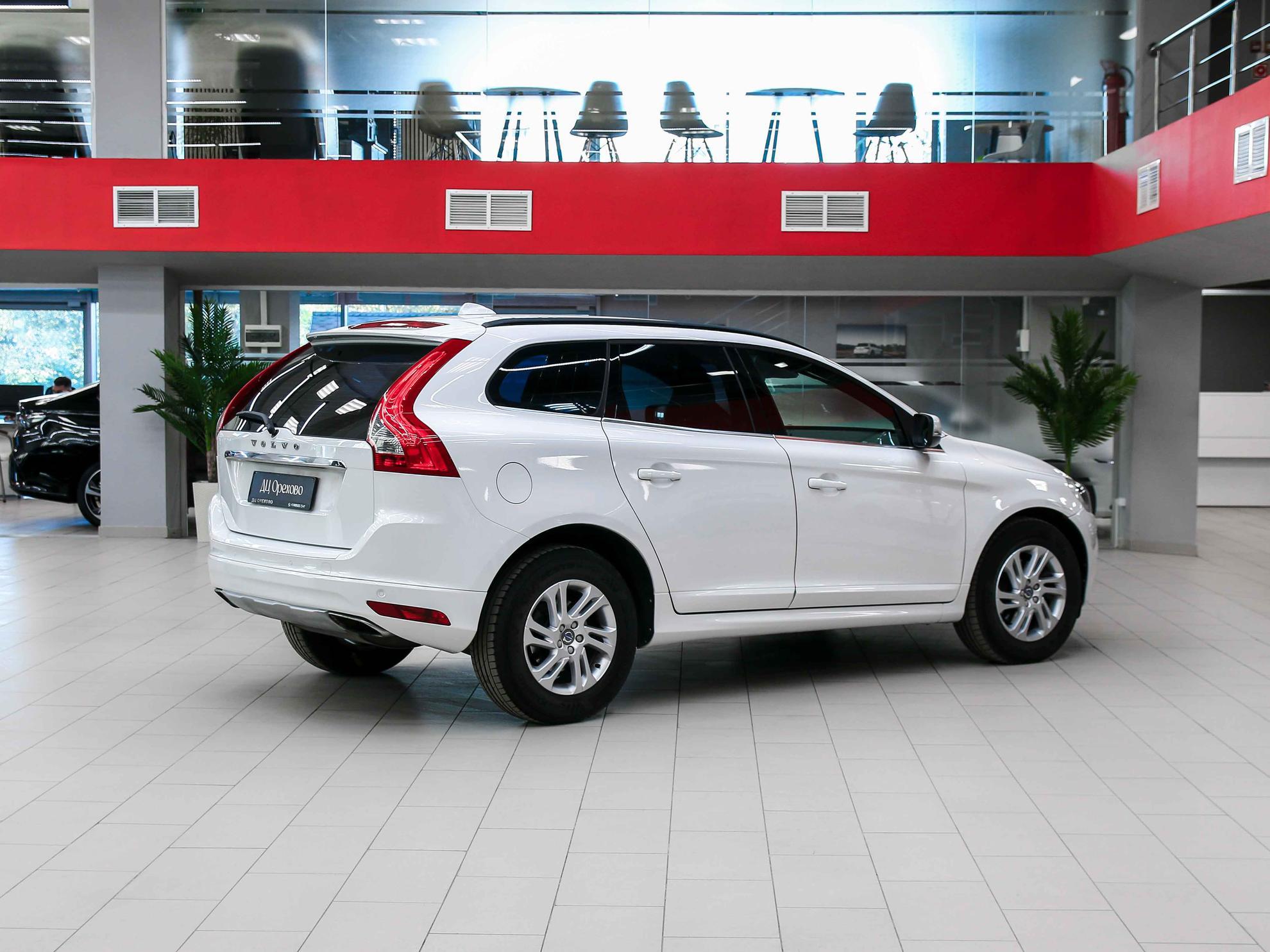 Volvo XC60 2017, белый, ДЦ Орехово