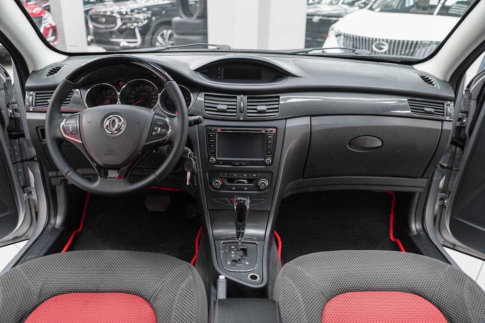 Dongfeng H30 Cross 2014, серебряный, ДЦ Орехово