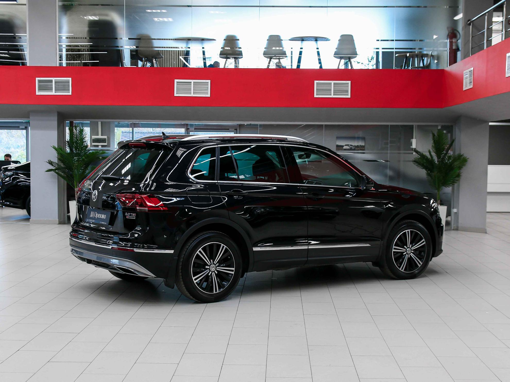 Volkswagen Tiguan 2017, черный, ДЦ Орехово