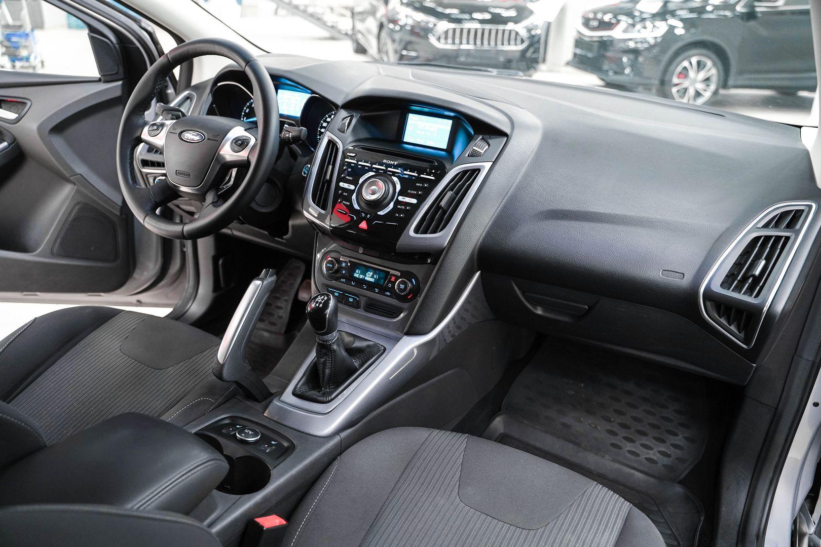 Ford Focus 2012, серый, ДЦ Орехово