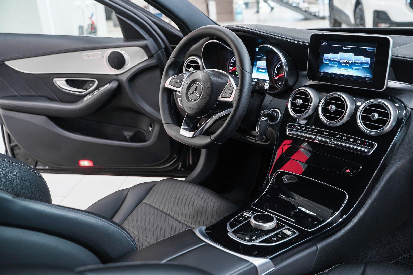 Mercedes-Benz C-Класс 2014, черный, ДЦ Орехово
