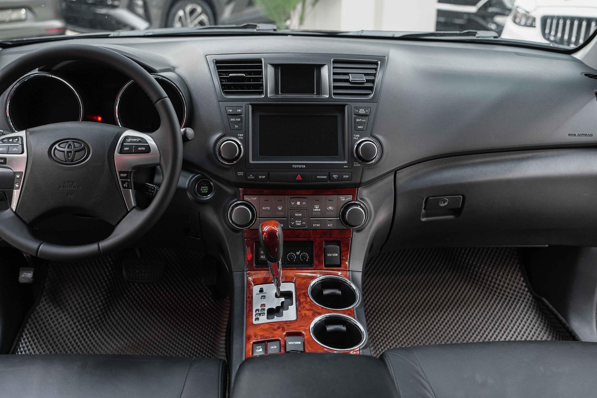 Toyota Highlander 2012, черный, ДЦ Орехово