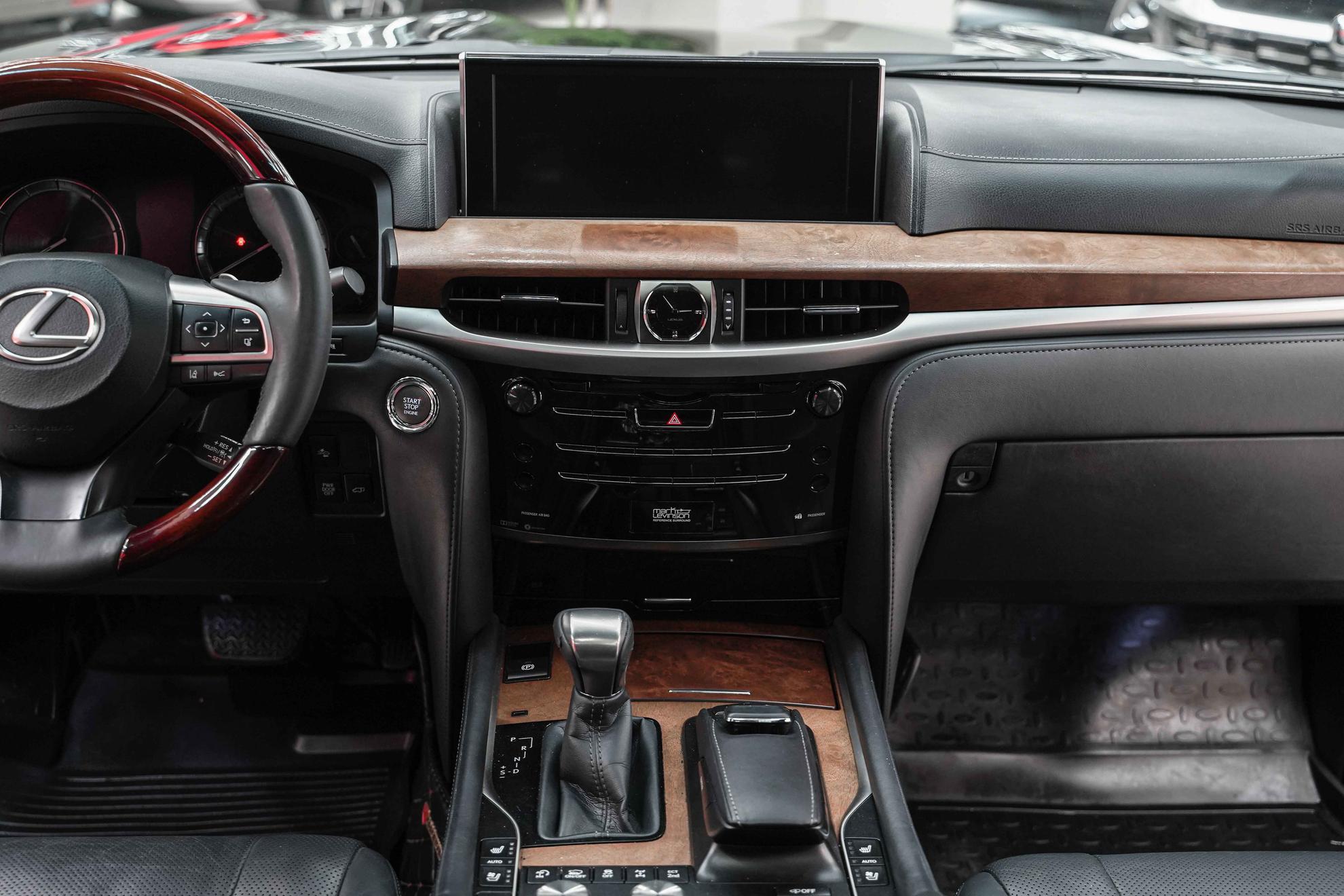 Lexus LX 2017, черный, ДЦ Орехово