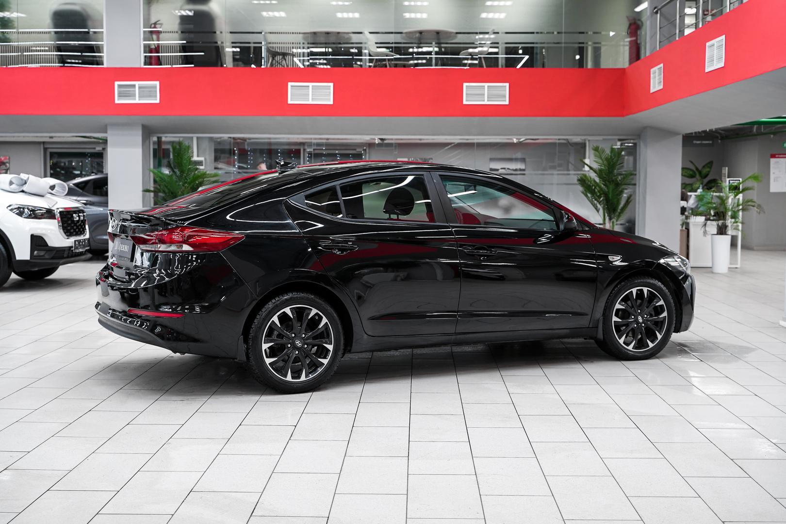 Hyundai Elantra 2018, черный, ДЦ Орехово