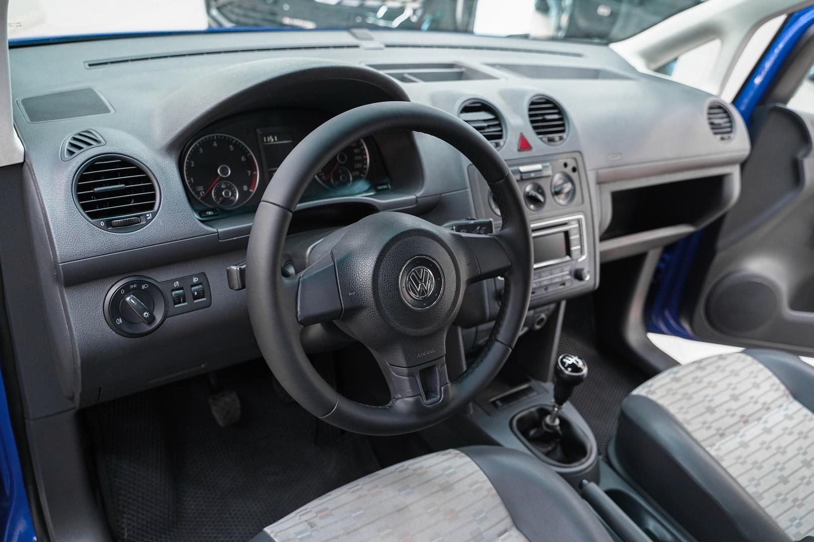 Volkswagen Caddy 2010, синий, ДЦ Орехово