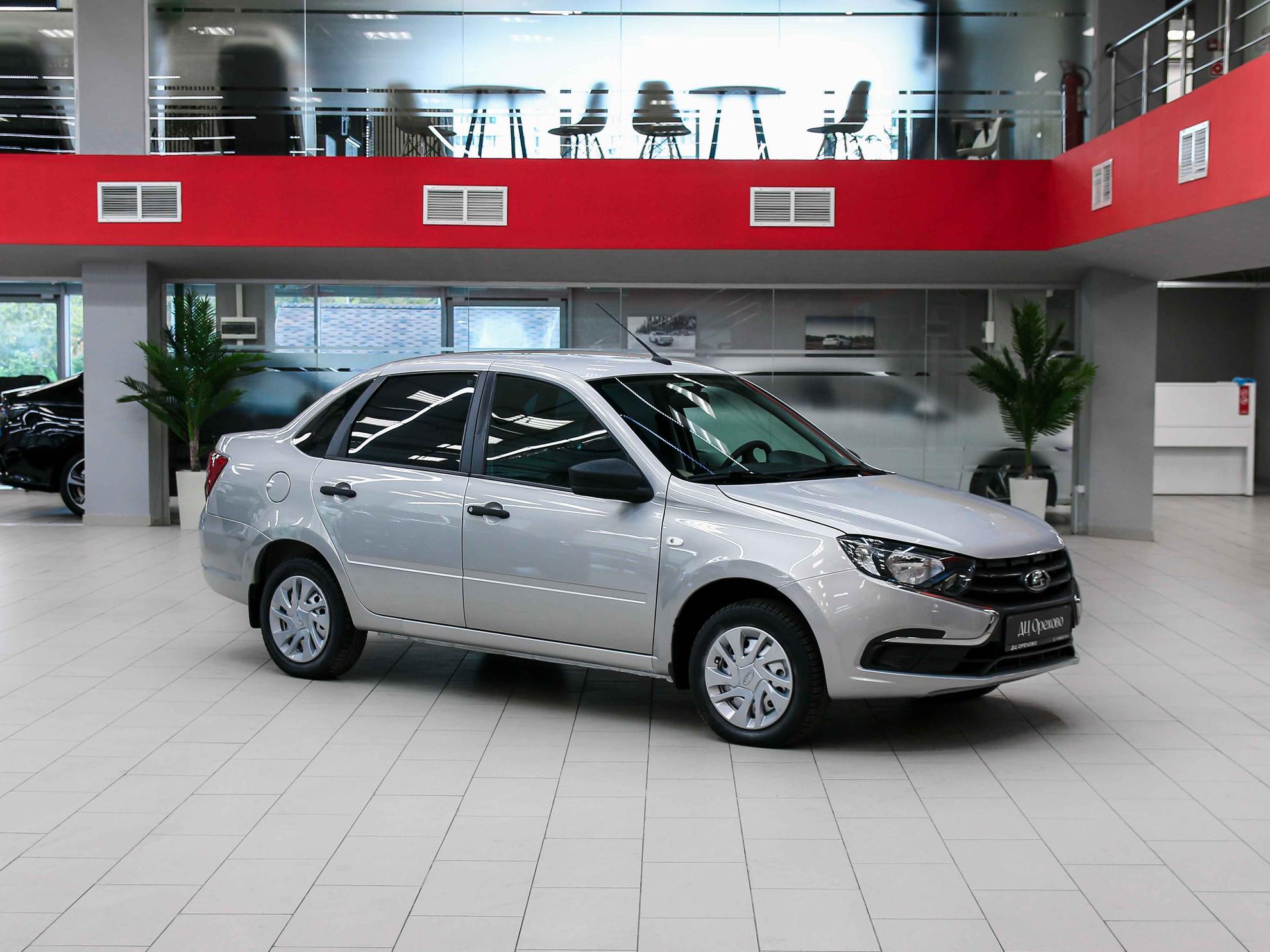 LADA (ВАЗ) Granta 2018, серебряный, ДЦ Орехово