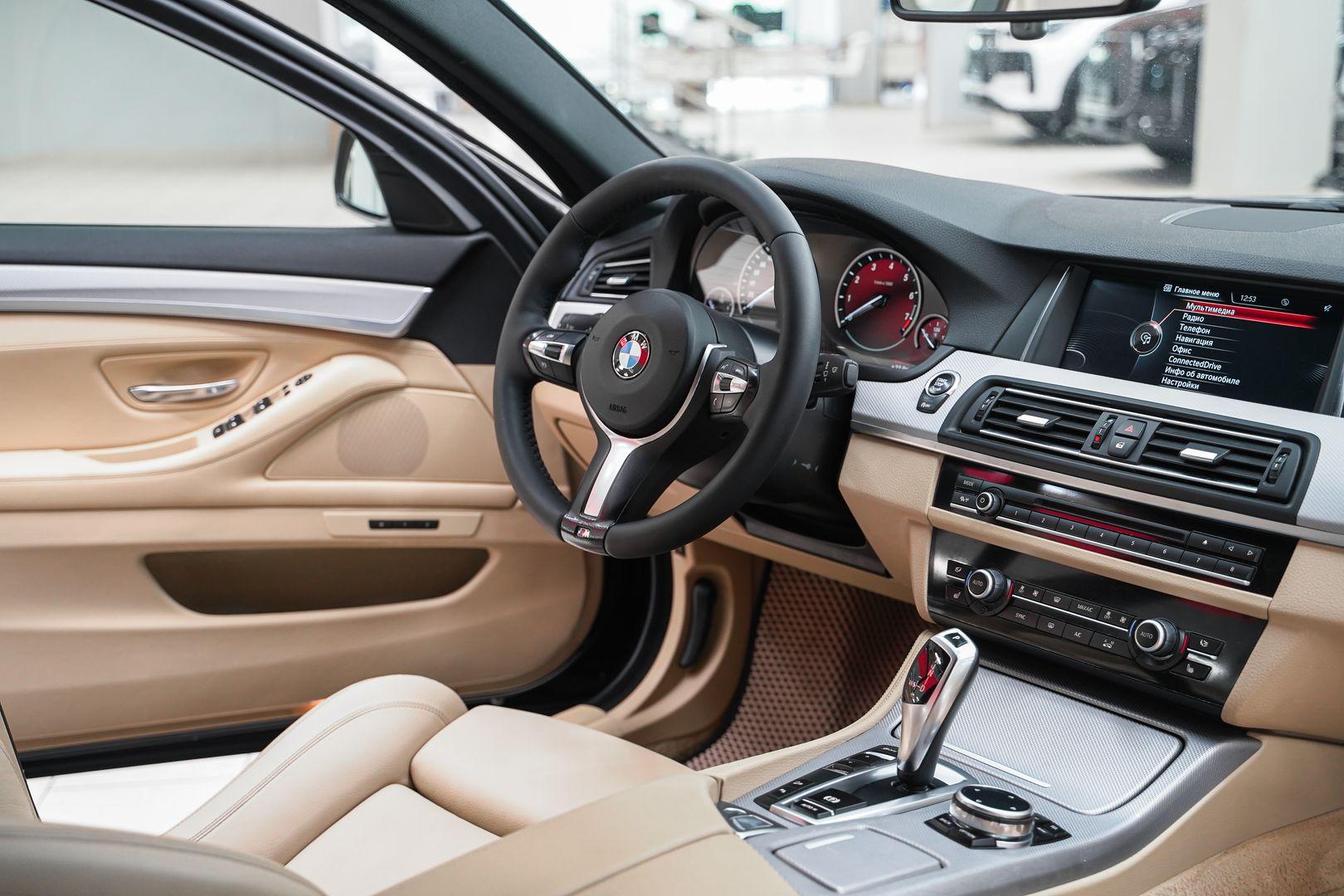 BMW 5 серии 2014, черный, ДЦ Орехово