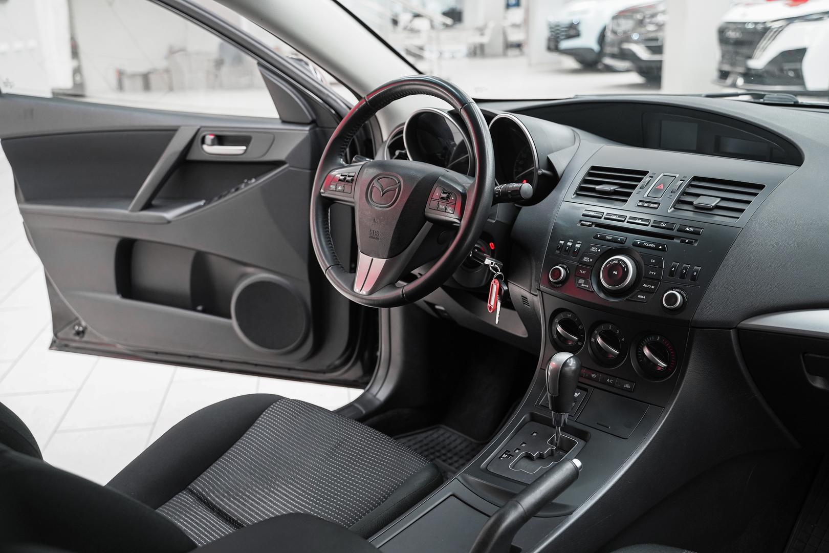 Mazda 3 2012, черный, ДЦ Орехово