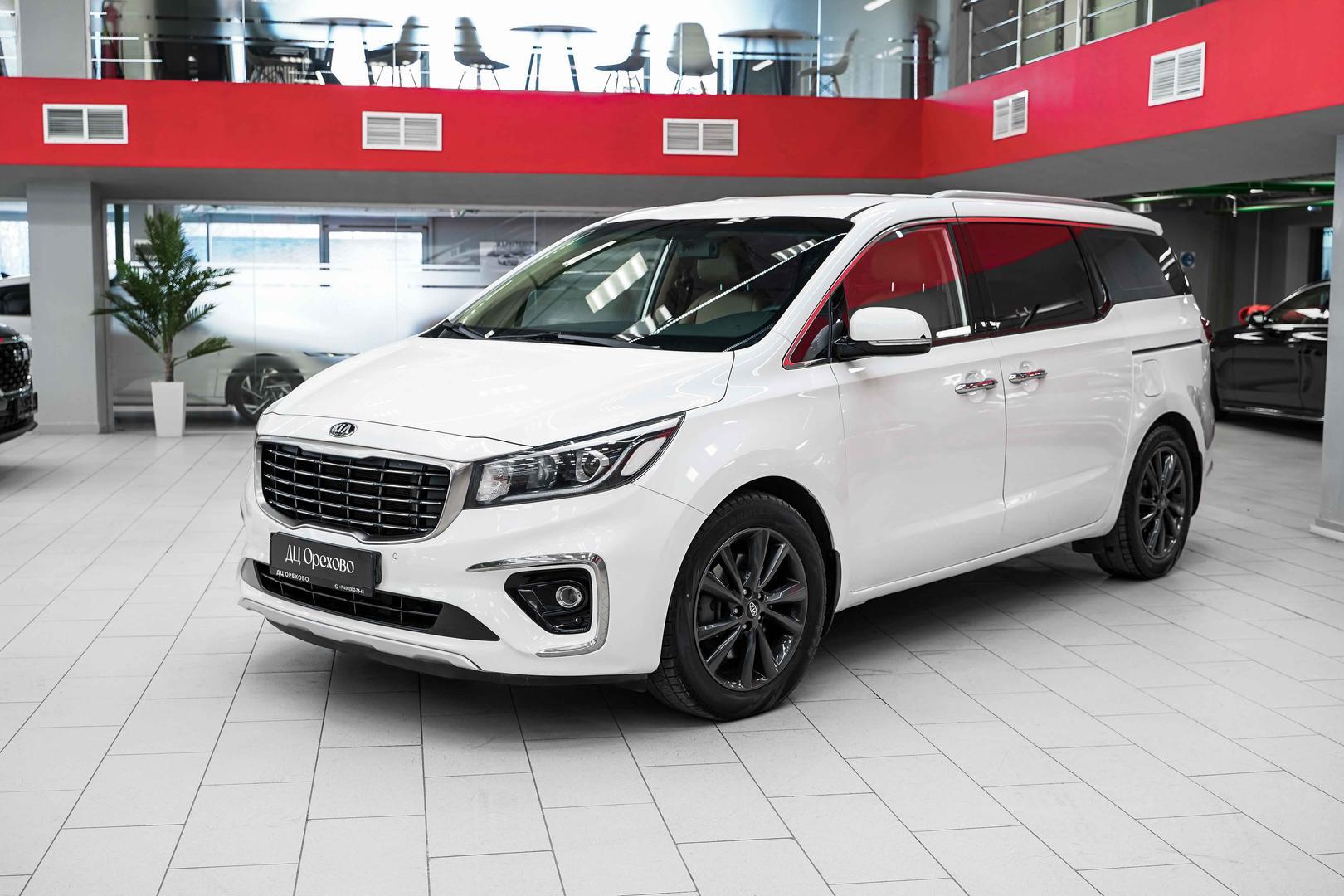 Kia Carnival 2018, белый, ДЦ Орехово