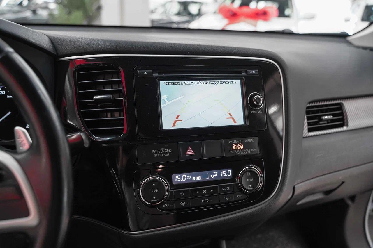 Mitsubishi Outlander 2012, белый, ДЦ Орехово