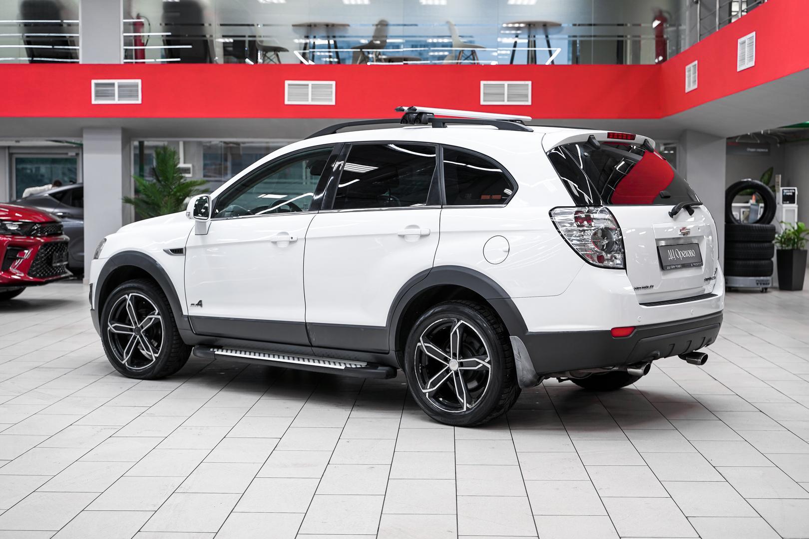 Chevrolet Captiva 2012, белый, ДЦ Орехово