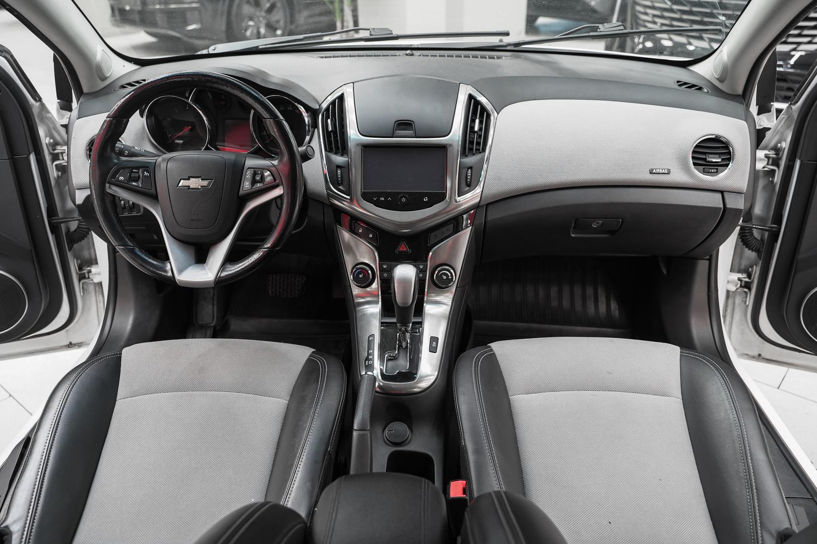Chevrolet Cruze 2014, белый, ДЦ Орехово