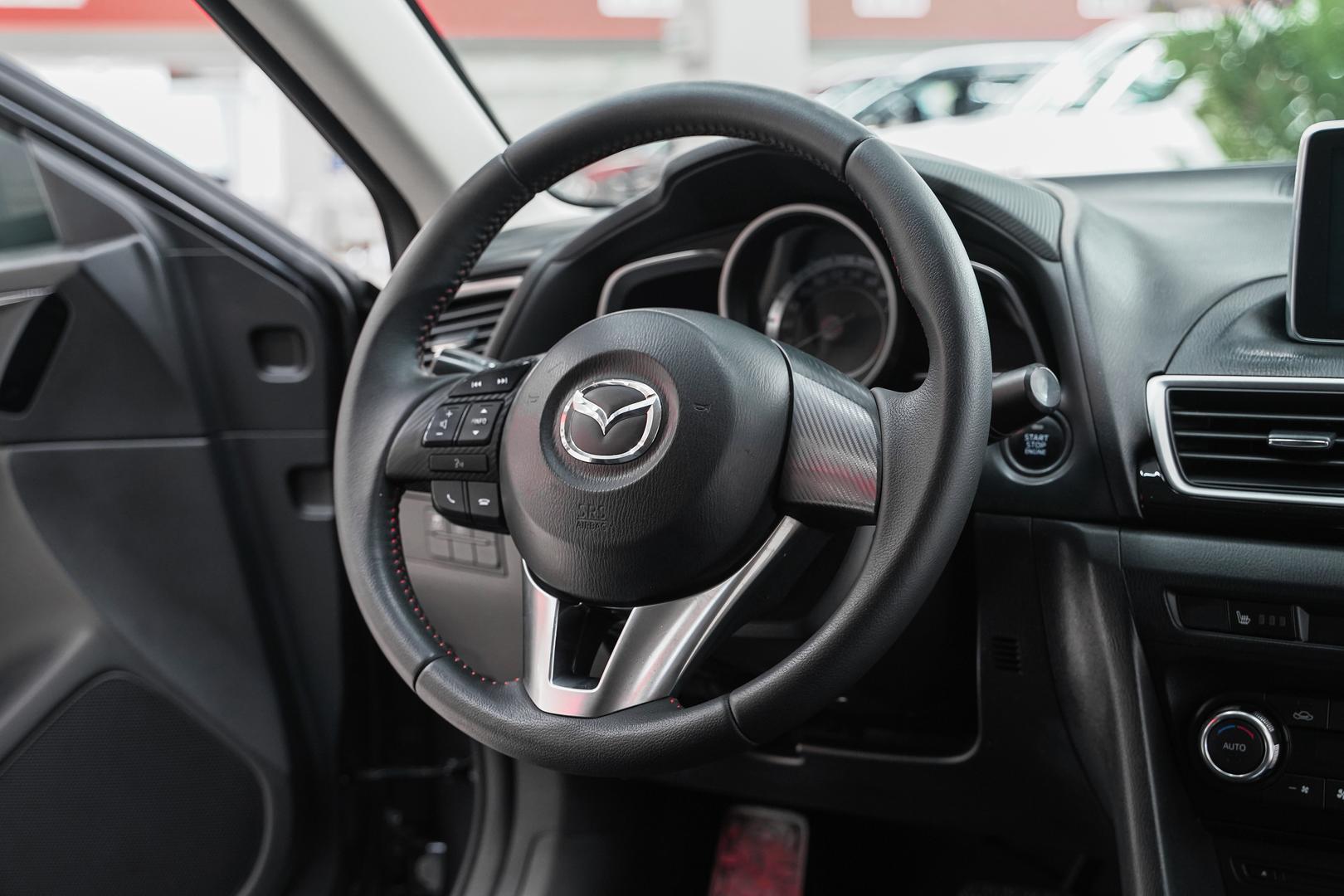 Mazda 3 2015, серый, ДЦ Орехово