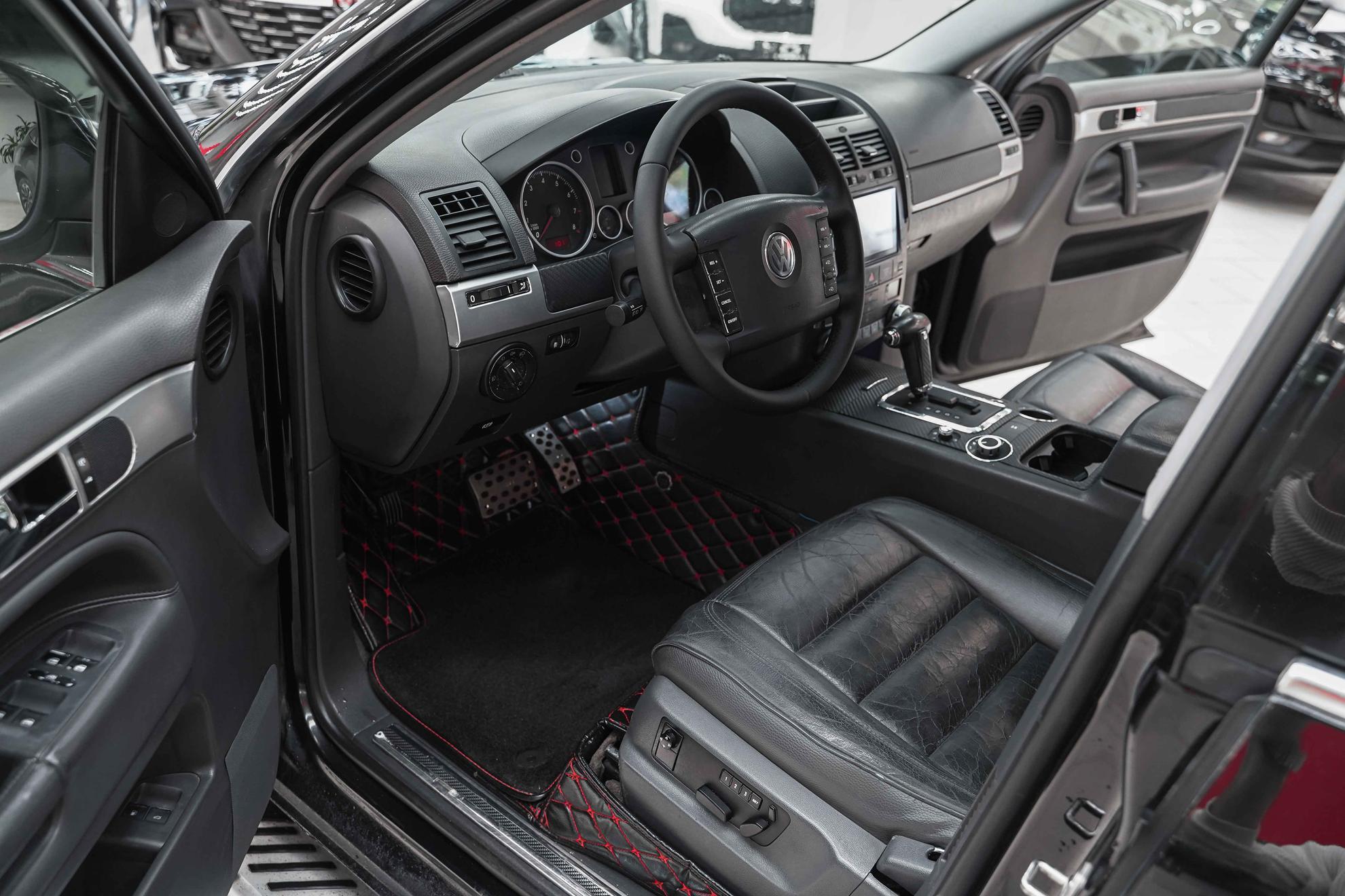 Volkswagen Touareg 2004, черный, ДЦ Орехово