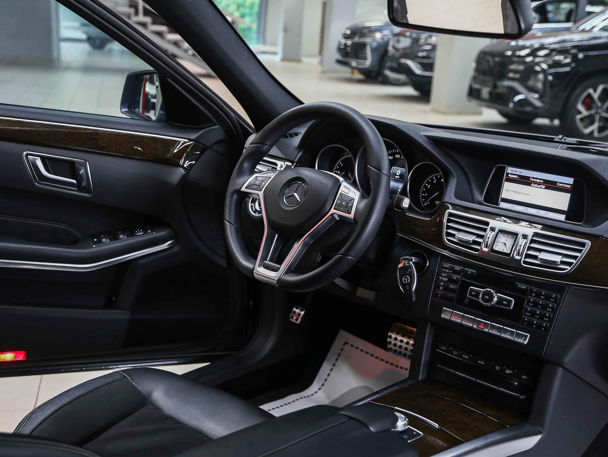 Mercedes-Benz E-Класс 2014, серый, ДЦ Орехово