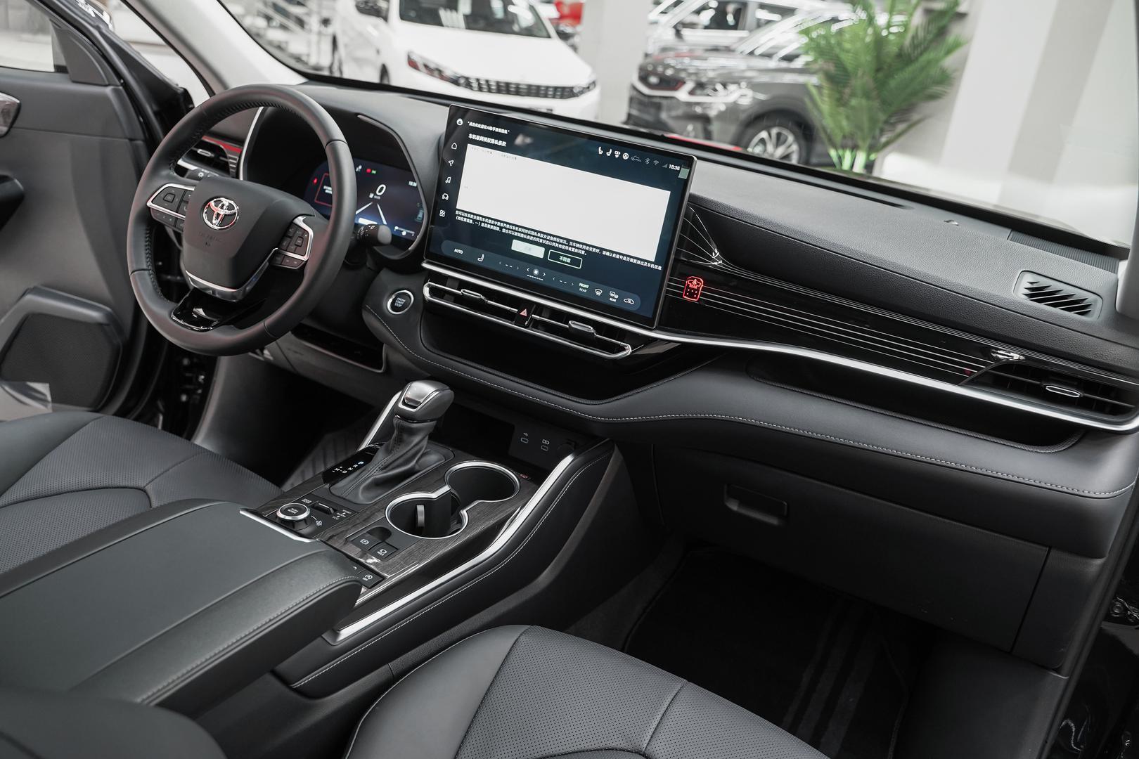 Toyota Highlander 2025, черный, ДЦ Орехово