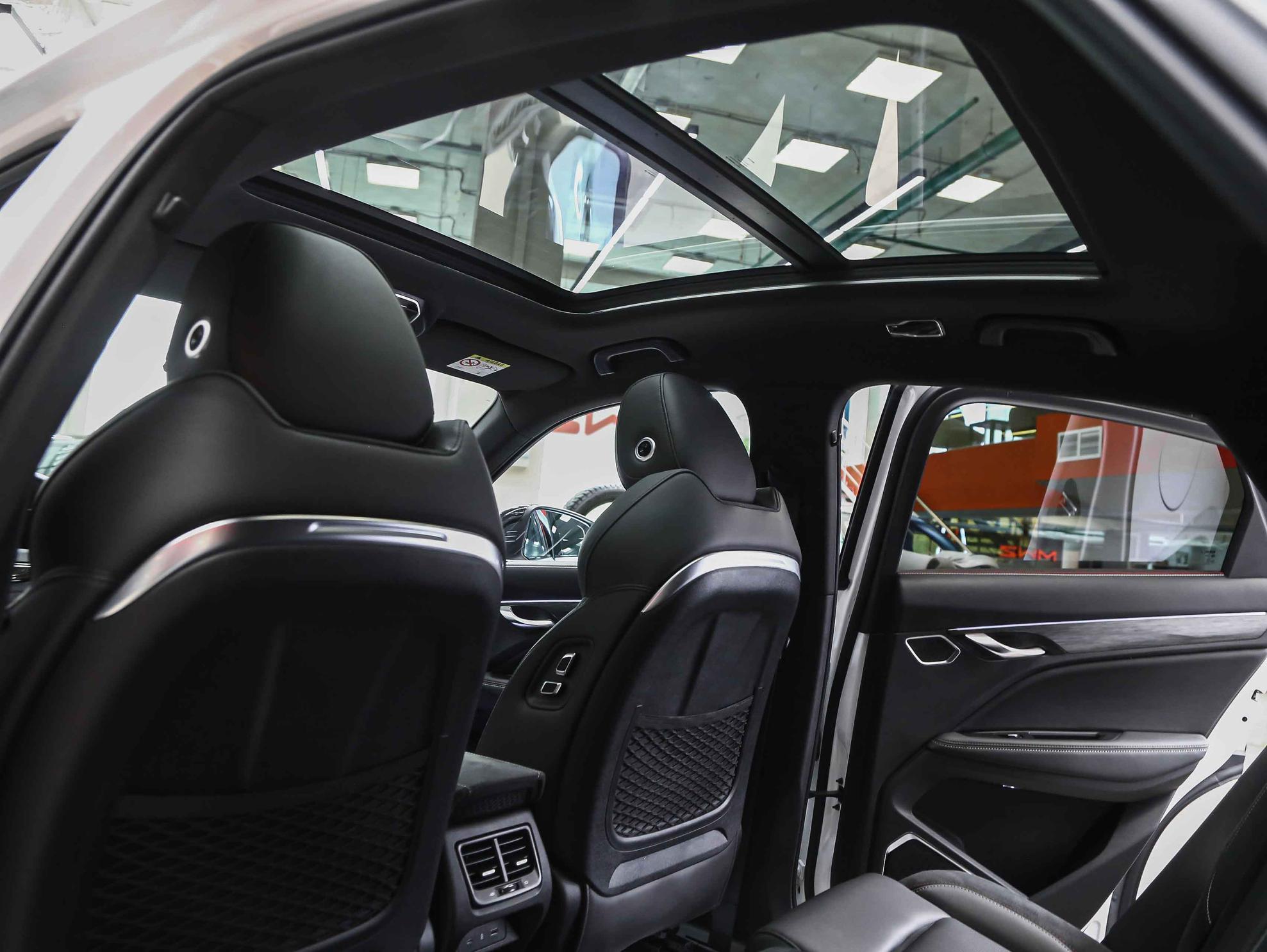Geely Tugella 2023, белый, ДЦ Орехово
