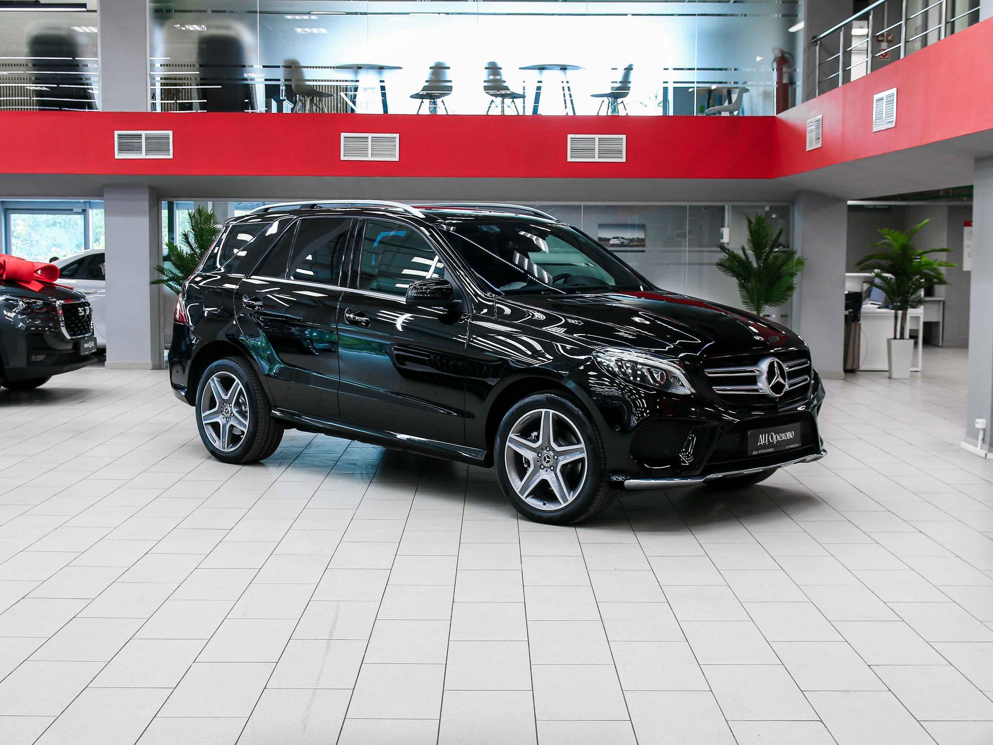 Mercedes-Benz GLE 2017, черный, ДЦ Орехово