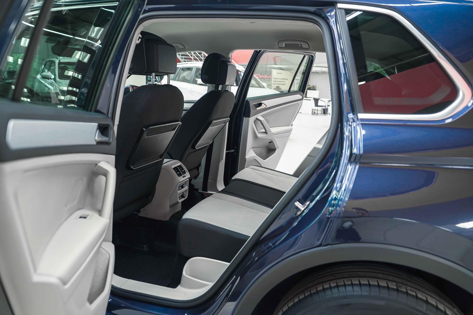 Volkswagen Tiguan 2017, синий, ДЦ Орехово