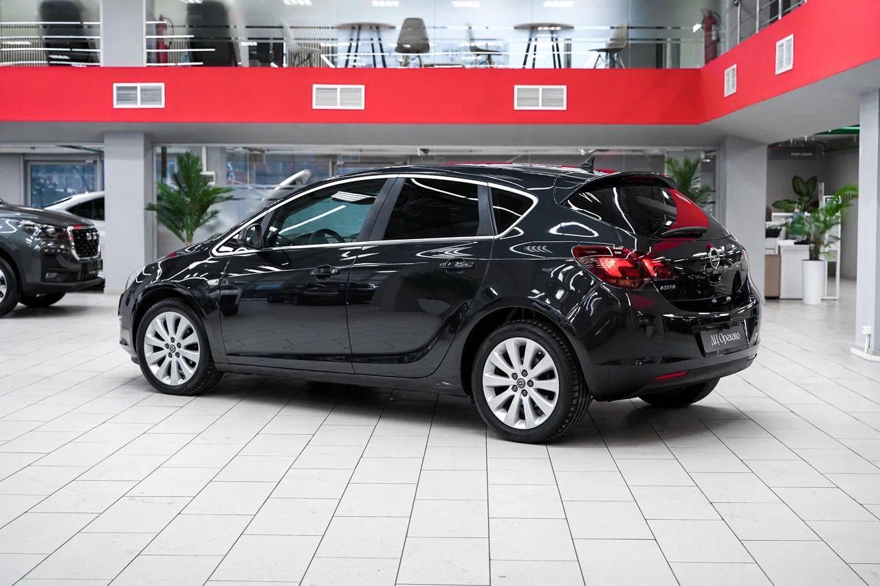 Opel Astra 2011, черный, ДЦ Орехово