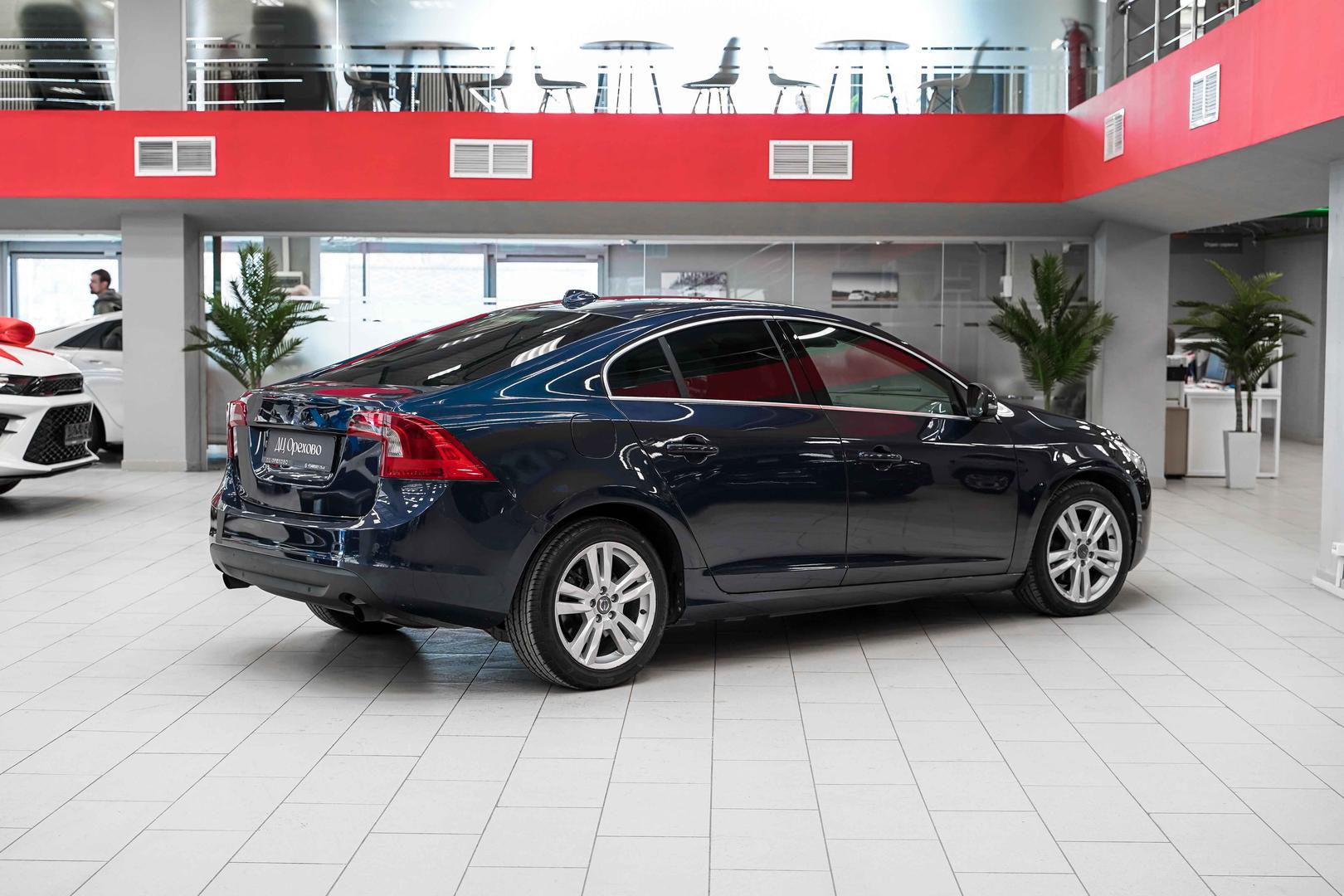 Volvo S60 2013, синий, ДЦ Орехово