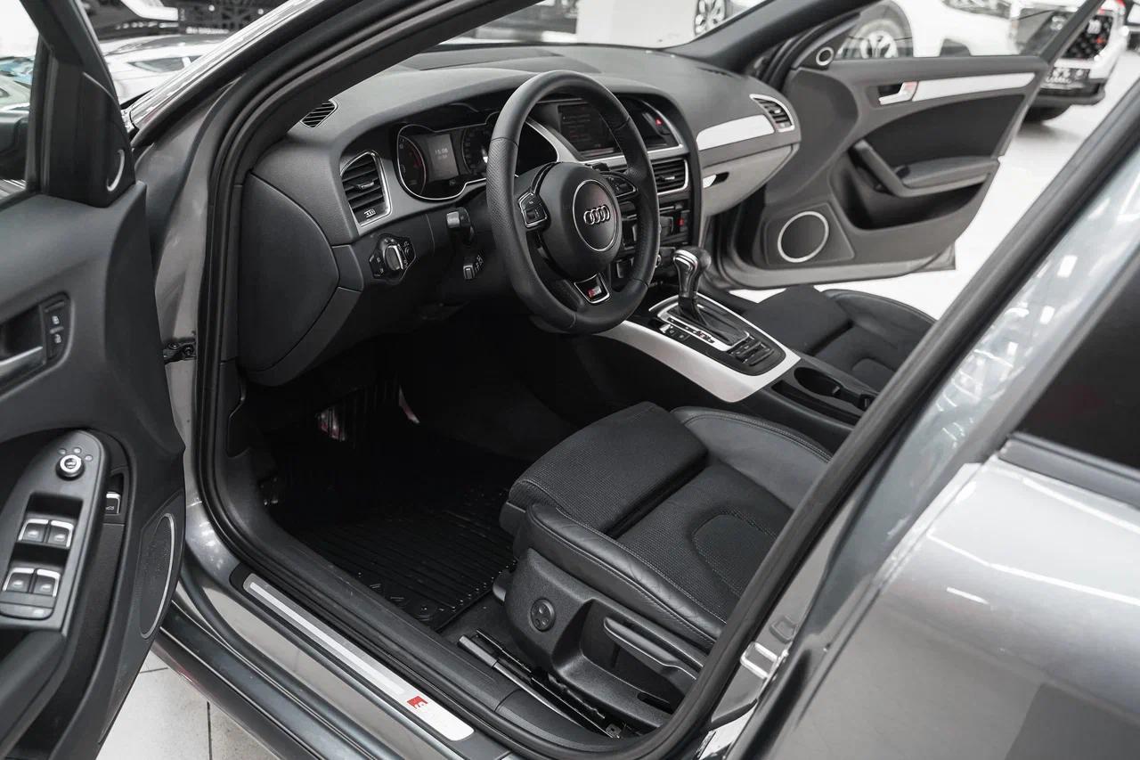 Audi A4 2012, серый, ДЦ Орехово