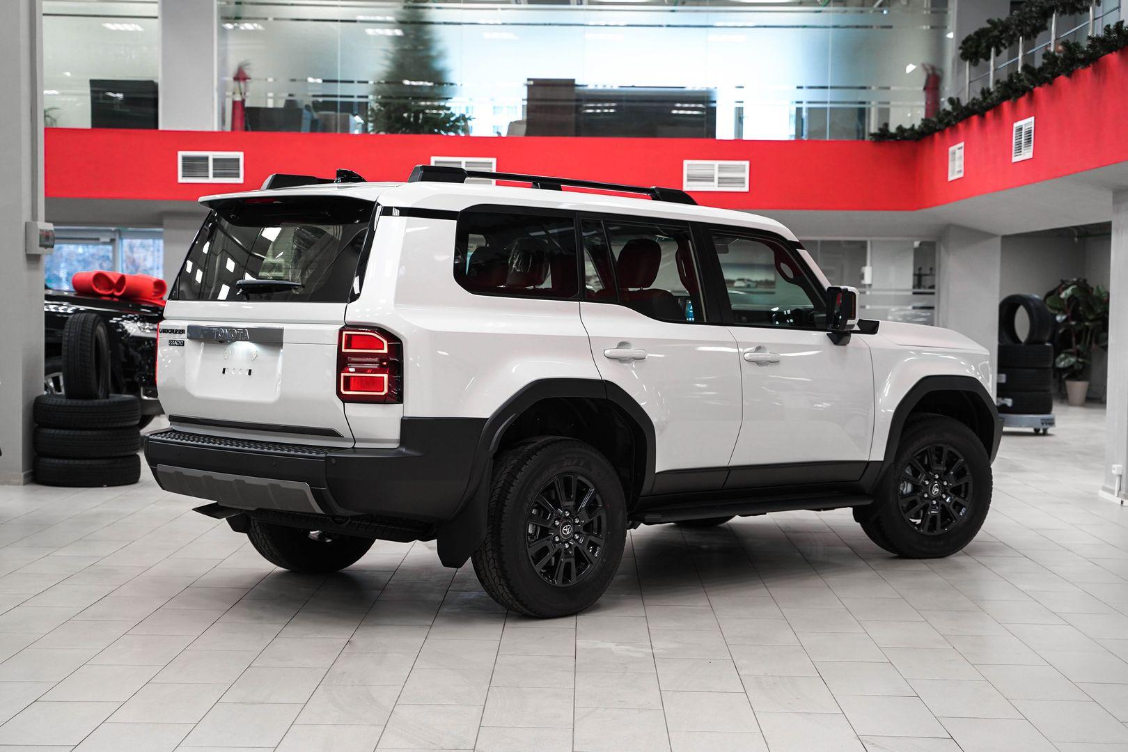 Toyota Land Cruiser Prado 2024, белый, ДЦ Орехово