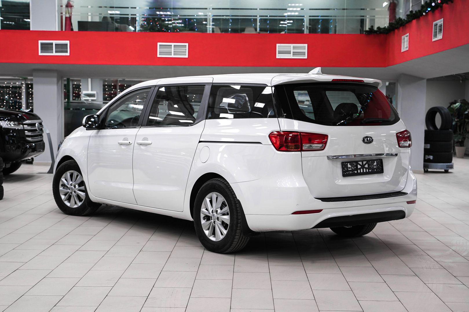 Kia Carnival 2016, белый, ДЦ Орехово