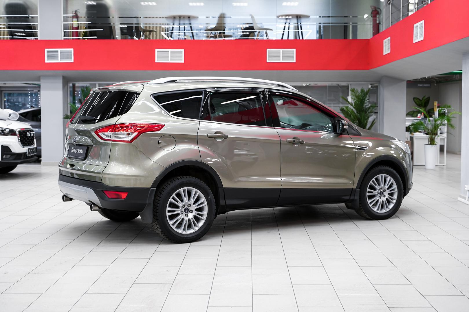 Ford Kuga 2013, зеленый, ДЦ Орехово