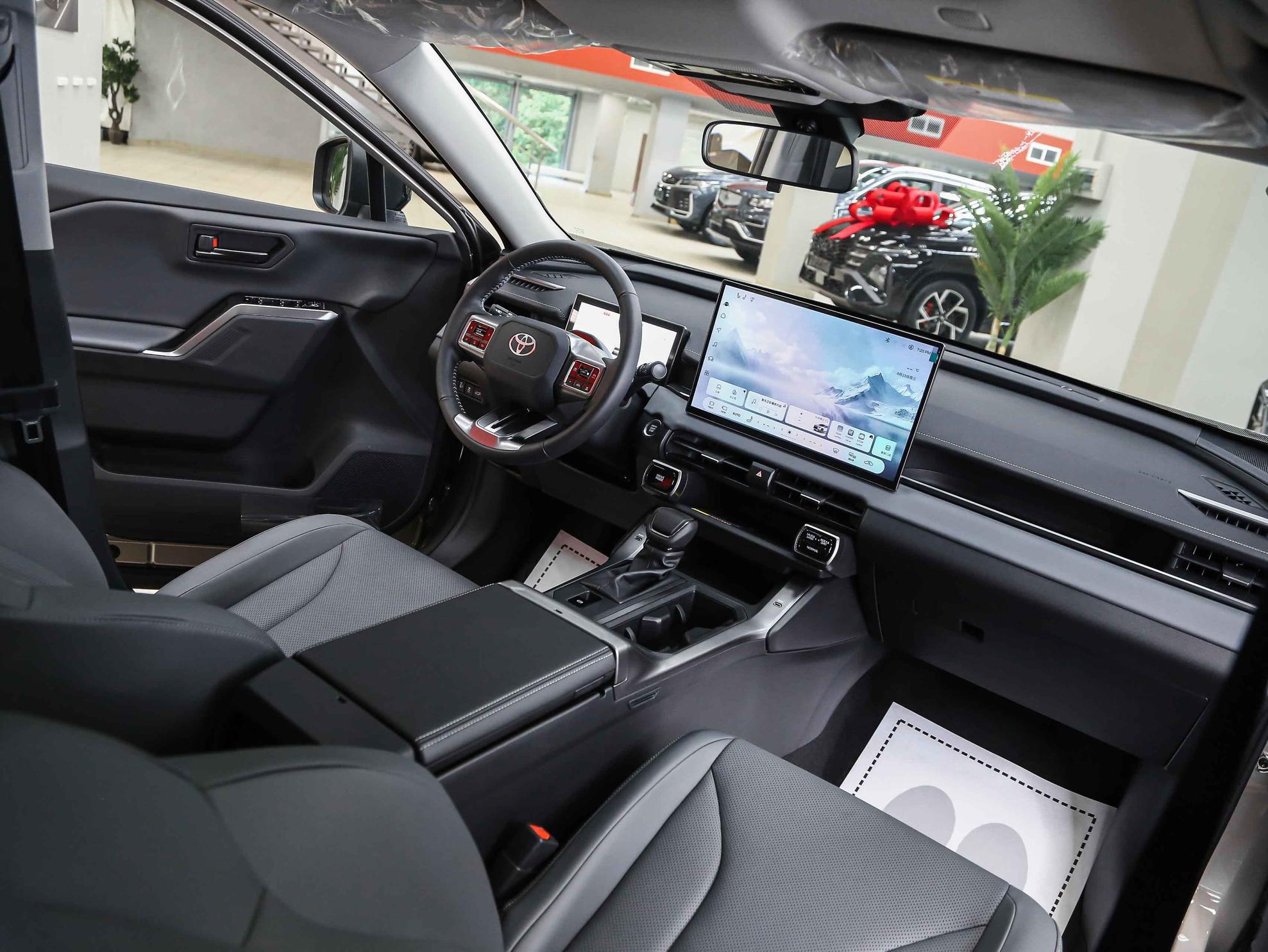 Toyota RAV4 2026, коричневый, ДЦ Орехово