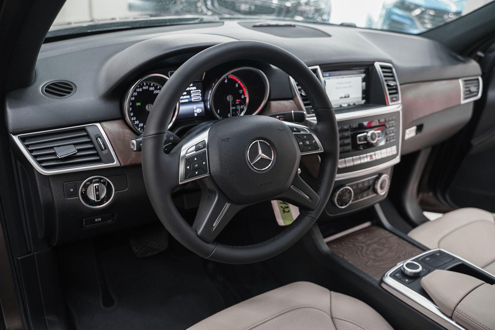 Mercedes-Benz M-Класс 2015, коричневый, ДЦ Орехово