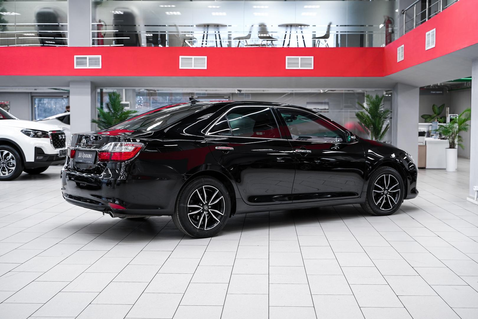 Toyota Camry 2017, черный, ДЦ Орехово