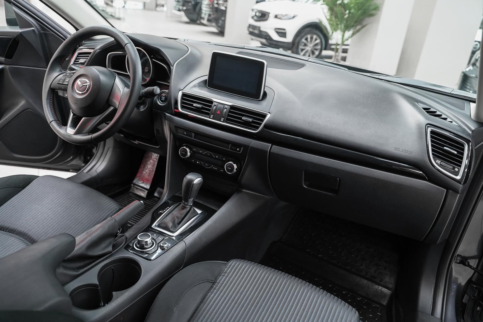 Mazda 3 2015, серый, ДЦ Орехово