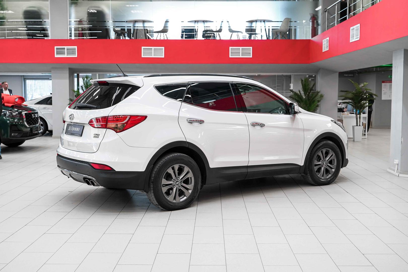 Hyundai Santa Fe 2012, белый, ДЦ Орехово