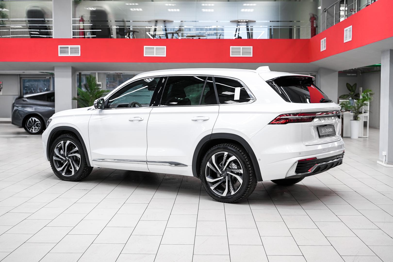 Geely Monjaro 2022, белый, ДЦ Орехово